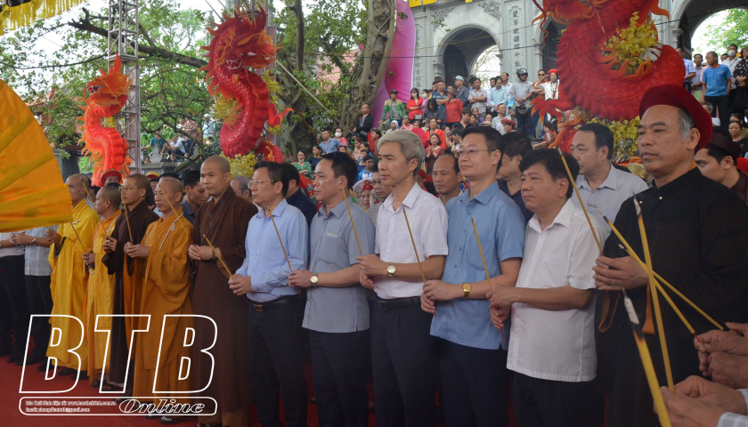 Hưng Hà: Tổ chức dâng hương tưởng niệm 1981 năm ngày hóa của Đông Nhung Đại tướng quân Vũ Thị Thục   
