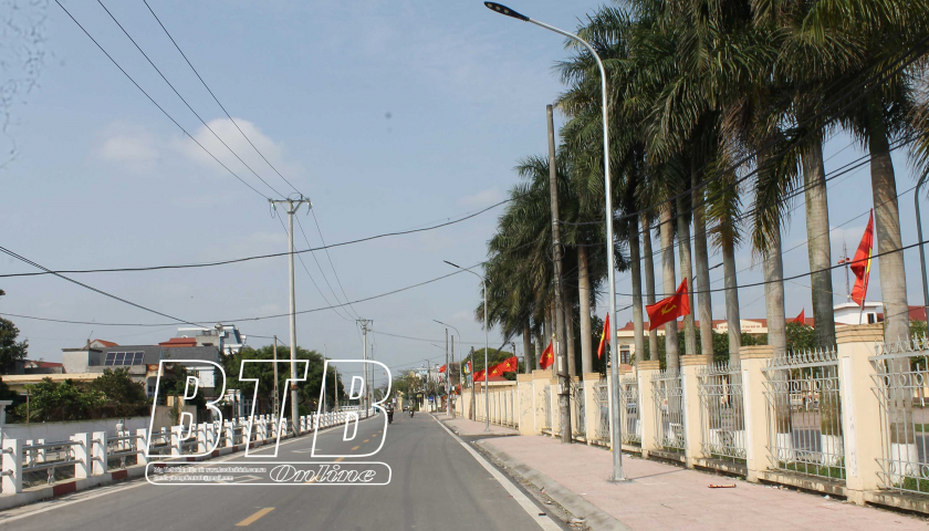 Tân Phong: Bừng sáng đường quê