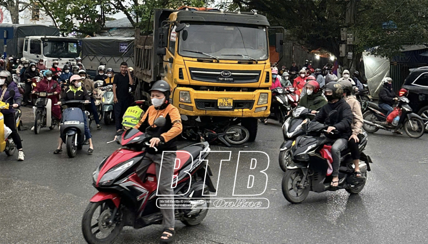 Tai nạn giao thông nghiêm trọng khiến 1 người t.ử v.o.ng, giao thông ùn tắc