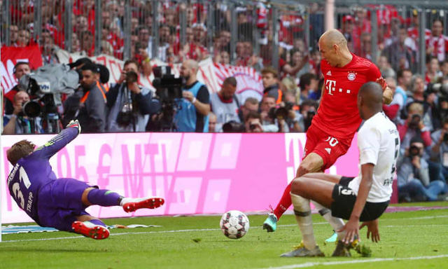 Bayern Munich chia tay đôi cánh thiên thần bằng đĩa bạc Bundesliga lần thứ 7 liên tiếp - Ảnh 2.