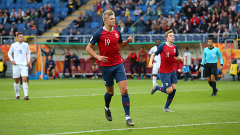 Tiền đạo Erling Haland ghi tới 9 bàn để giúp Na Uy lọt nhóm đội thứ 3 có thành tích tốt nhất