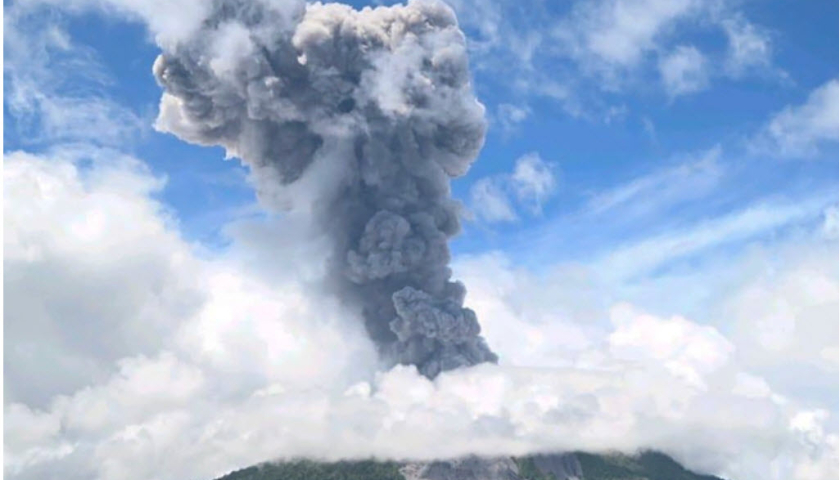 Indonesia nâng cảnh báo lên mức cao nhất đối với núi lửa Ibu