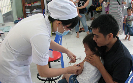 UBND tỉnh chỉ đạo triển khai chiến dịch tiêm vắc xin sởi - rubella