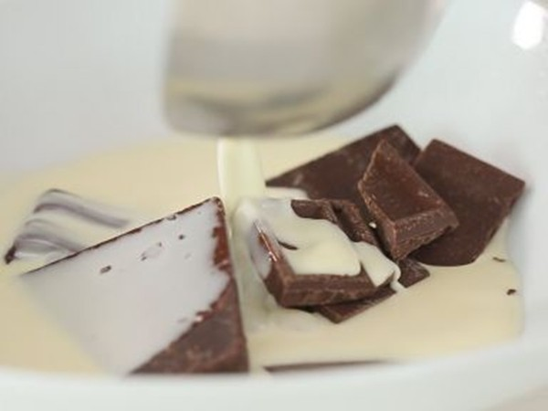 Mousse chocolate mát ngọt ngày nóng - Ảnh 2.