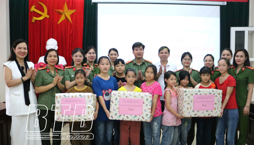 Tuyên truyền kỹ năng sống và tặng quà tại Làng trẻ em SOS Thái Bình