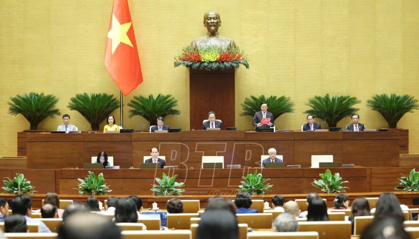 Quốc hội thảo luận về sửa đổi, bổ sung một số điều của Hiến pháp năm 2013