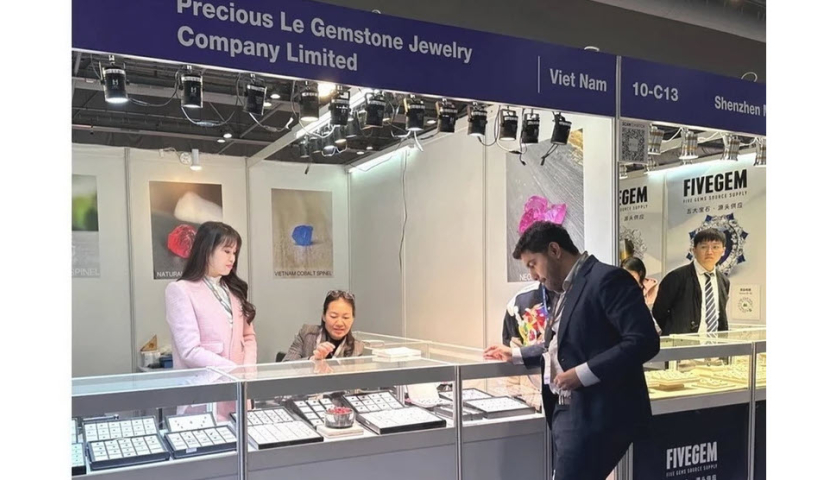 Rực rỡ Việt Nam trong Lễ hội Đá quý châu Á vì mục đích thiện nguyện tại Geneva