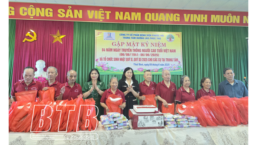 Thăm tặng quà người cao tuổi tại các cơ sở trợ giúp xã hội