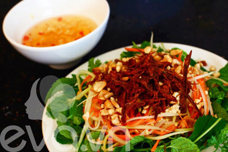 Cách làm món nộm đu đủ bò khô Cách làm món nộm đu đủ bò khô