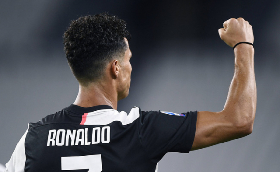 Cán mốc 30 bàn tại Serie A, Ronaldo lập kỷ lục chưa từng có trong lịch sử