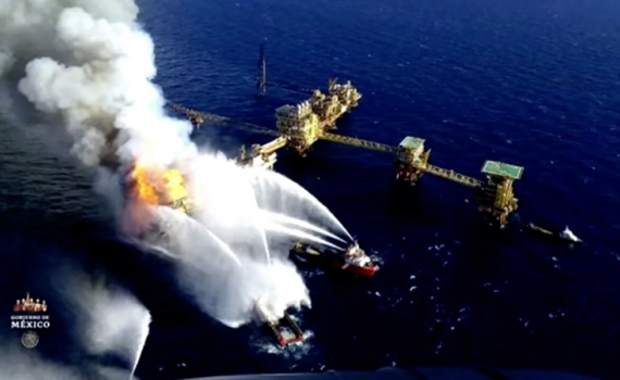 Mexico: Hỏa hoạn tại giàn khoan dầu ngoài khơi gây thương vong
