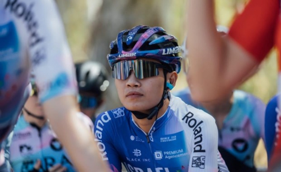 Nguyễn Thị Thật tranh tài ở giải đua xe đạp hàng đầu châu Âu
