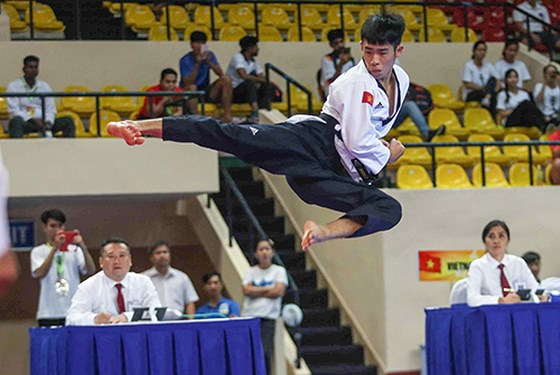 Việt Nam giành 3 HCV ngày khai mạc Giải vô địch taekwondo châu Á ảnh 1