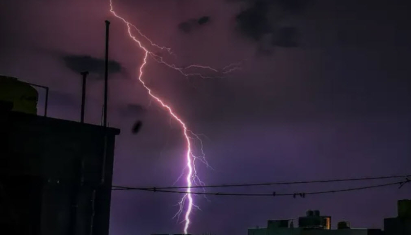 Sét đánh xuống công viên ở Trung Quốc, 6 người thiệt mạng