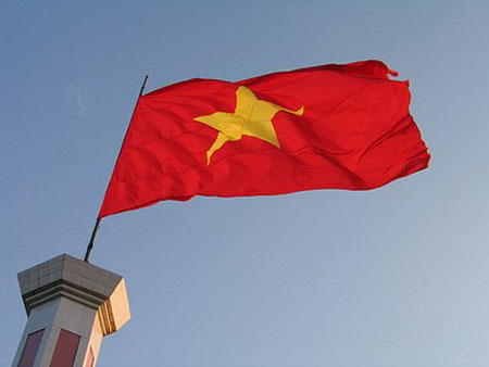 Quốc kỳ Việt Nam và lịch sử: Lá cờ đỏ sao vàng, linh vật của đất nước Việt Nam, mang trong mình những dấu ấn văn hóa và lịch sử sâu sắc. Hãy khám phá ý nghĩa của quốc kỳ Việt Nam và cùng ngắm nhìn những màn diễu hành đầy tráng lệ với lá cờ tuyệt đẹp.