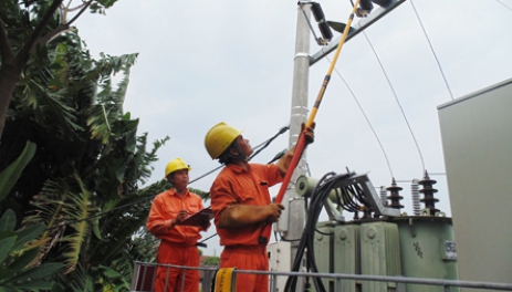 Công ty Điện lực Thái Bình khắc phục hậu quả bão số 3 