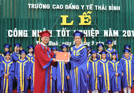 Trường Cao đẳng Y tế Thái Bình tổ chức lễ tốt nghiệp năm 2016 - Báo Thái Bình điện tử Trường Cao đẳng Y tế Thái Bình tổ chức lễ tốt nghiệp năm 2016 - Báo Thái Bình điện tử