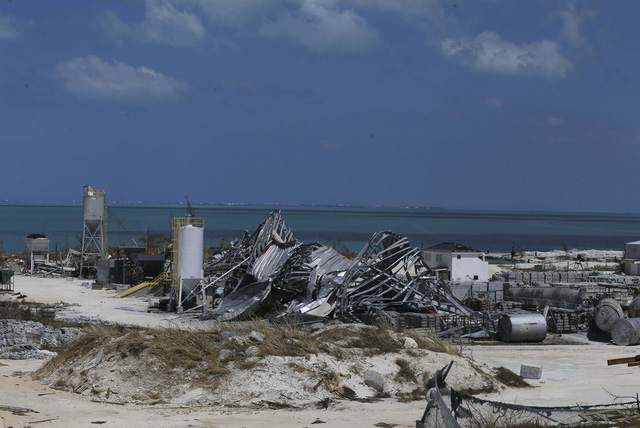 Hàng nghìn người dân Bahamas tháo chạy sau bão Dorian - Ảnh 2.