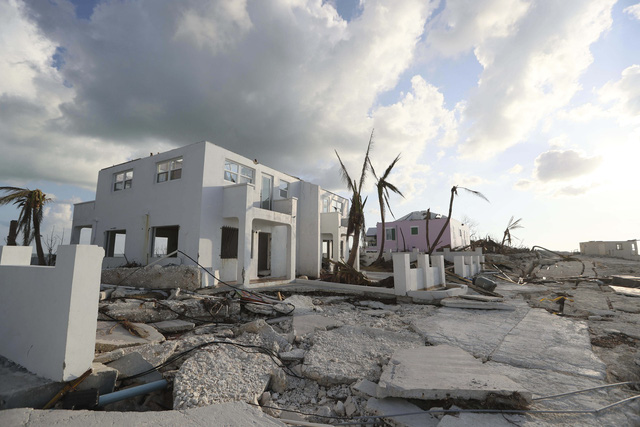 Hàng nghìn người dân Bahamas tháo chạy sau bão Dorian - Ảnh 6.